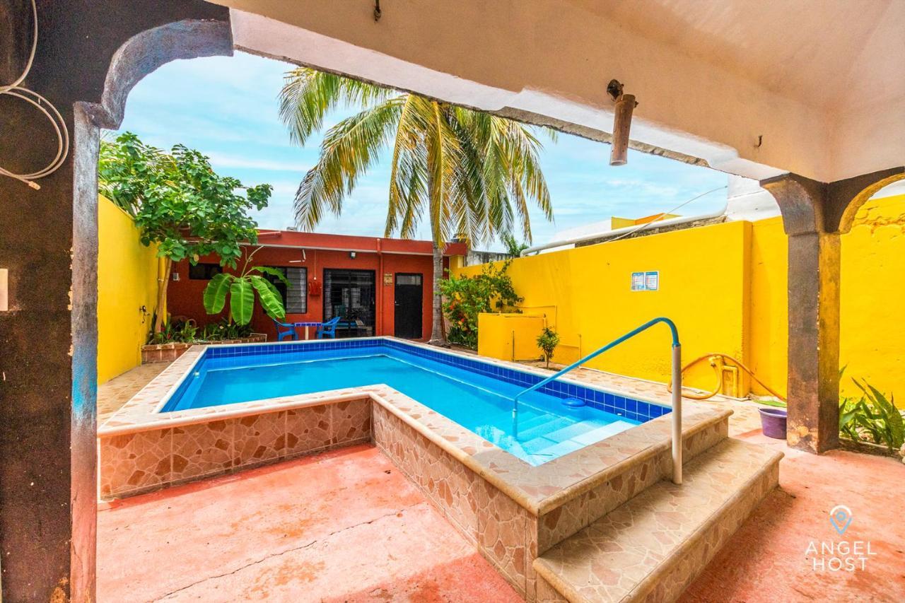 Malecon Beach House In Progreso 1 Block From Beach Экстерьер фото
