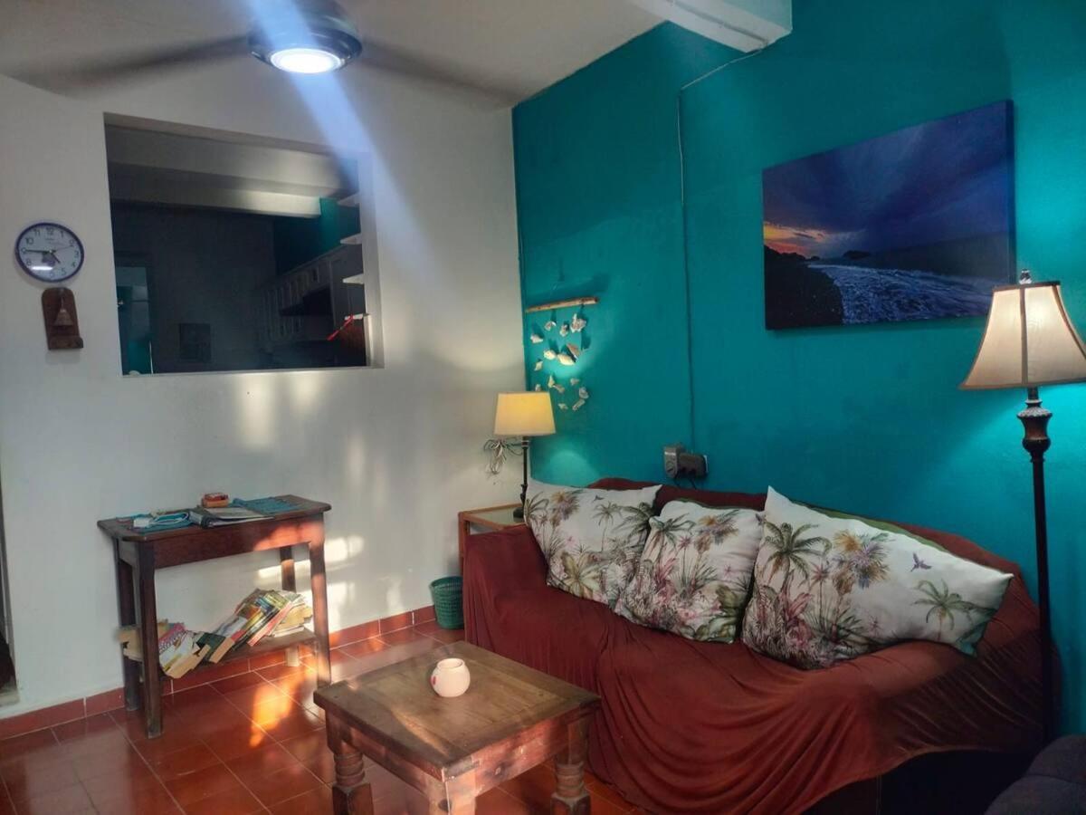 Malecon Beach House In Progreso 1 Block From Beach Экстерьер фото